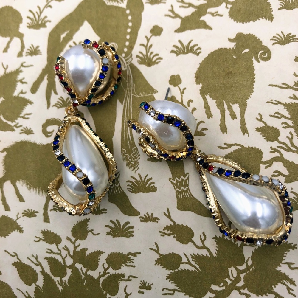 Pearly Gem Earrings - Picture 3 of 4